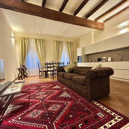 Lovely 2 Bedroom Apartment Nearby Piazza Maggiore 볼로냐 외부 사진