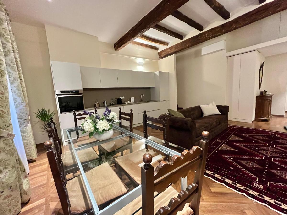 Lovely 2 Bedroom Apartment Nearby Piazza Maggiore 볼로냐 외부 사진